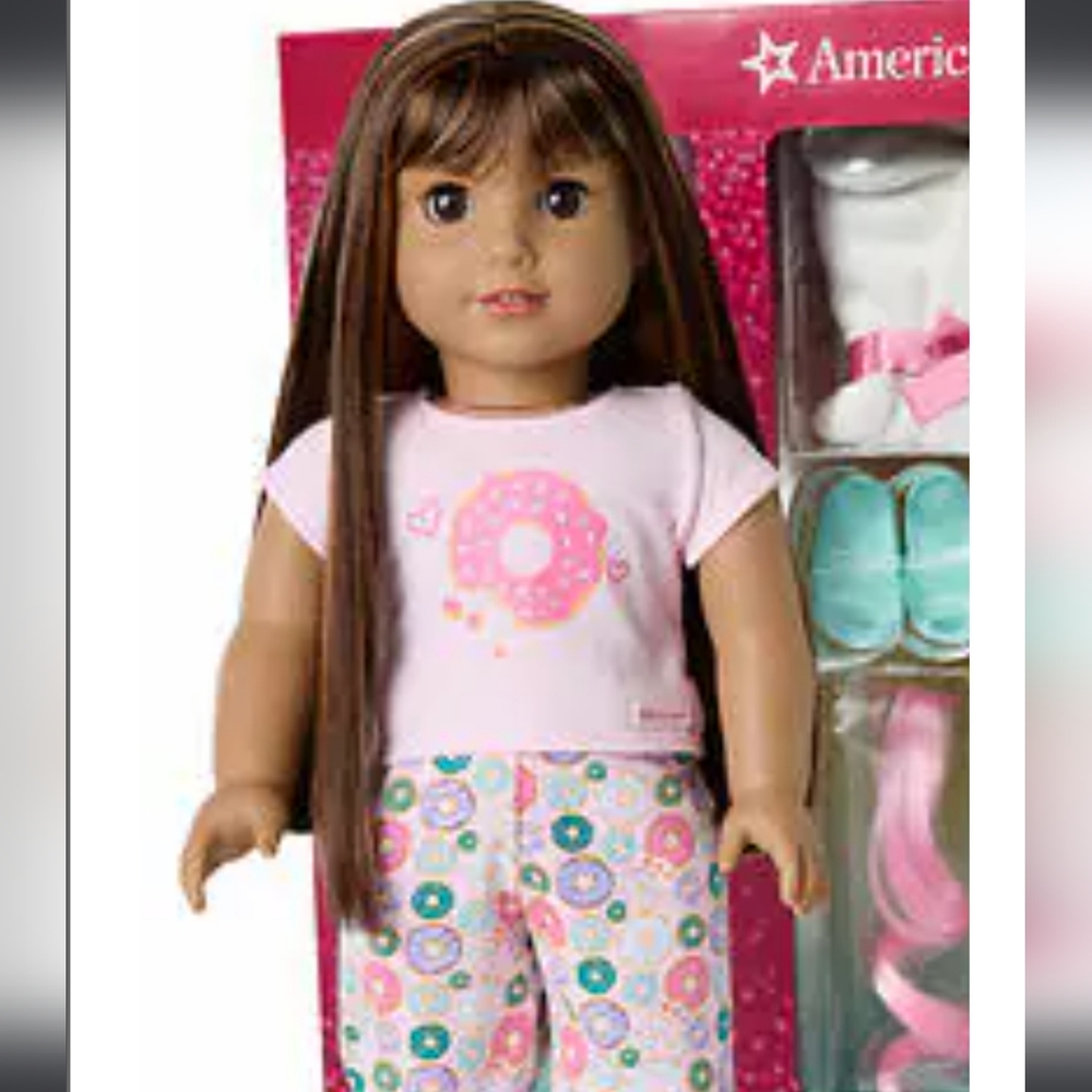 AG Donut Dreams brunette doll and accessories set.